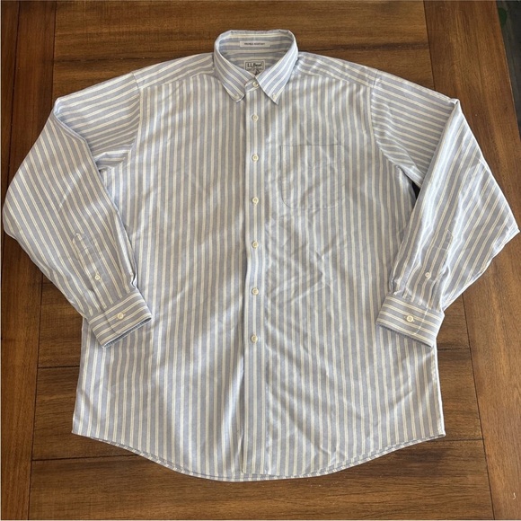 LL Bean Men's Wrinkle Resistant Long Sleeve Button Up Size 16 1/2-35 Light Blue - Picture 2 of 10